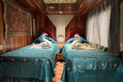 Palace on Whels Twin Bed Deluxe Cabin