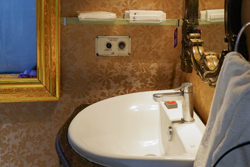 Palace on Wheels Super Deluxe Bathroom Basin side view