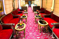 Palace on Wheels Train - Maharani Bar Lounge